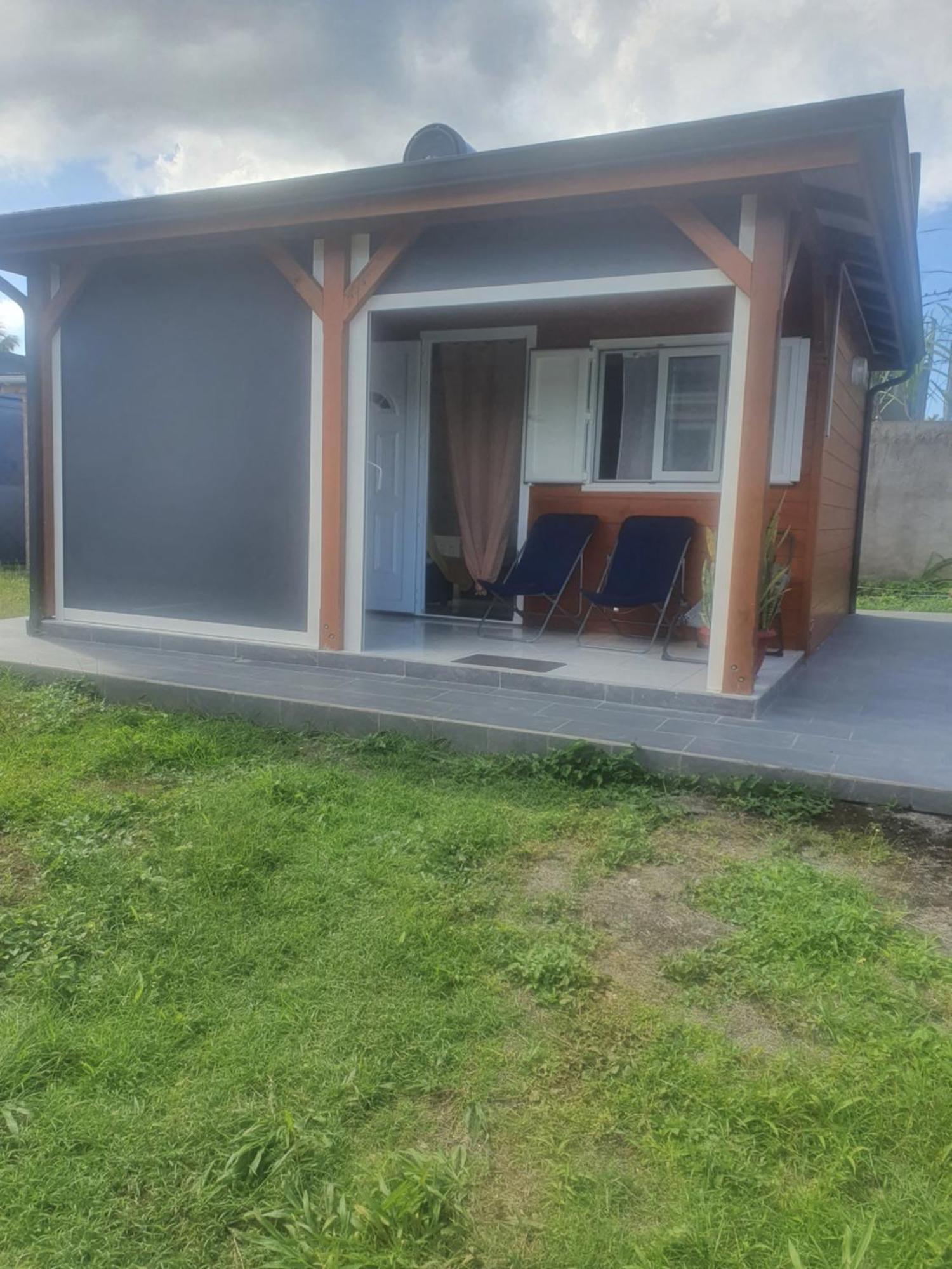 Bungalow Vacances Sainte-Rose Exterior foto